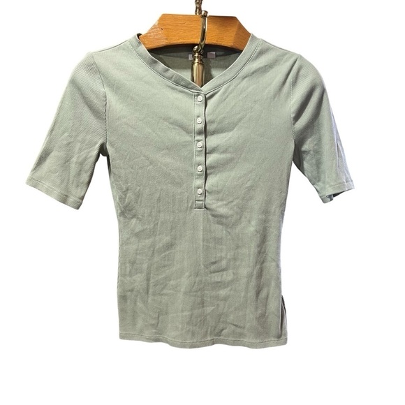 Barena Tops - GAP~ Women’s Ribbed Short Sleeve Henley in Desert Sage Green XS